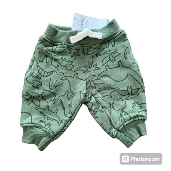 Carter’s Newborn 2-Piece Set with Lil Peach Train Memory Book NWT - Picture 5 of 11